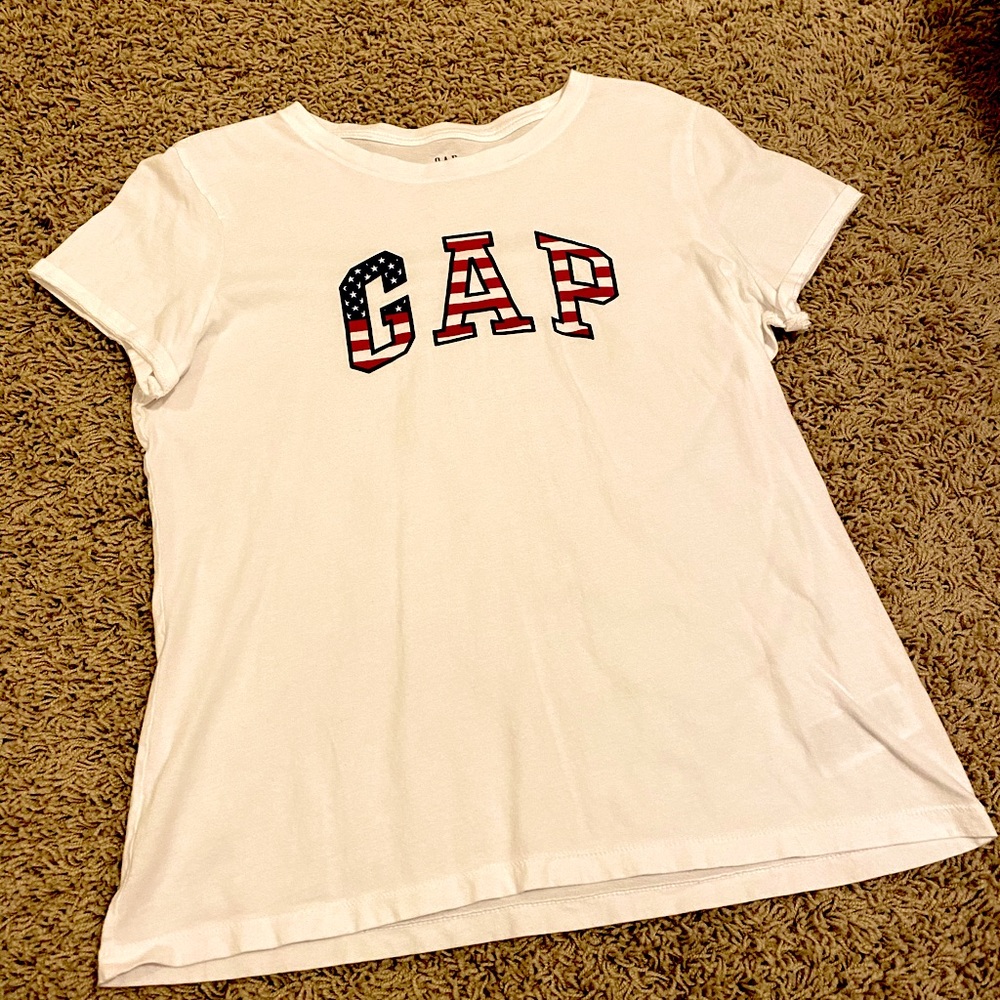 Gap tshirt